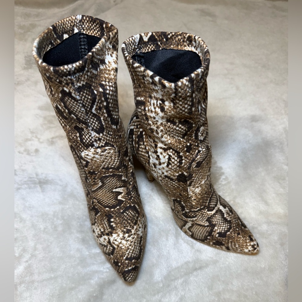 Stylish Snake Print Ankle Boots